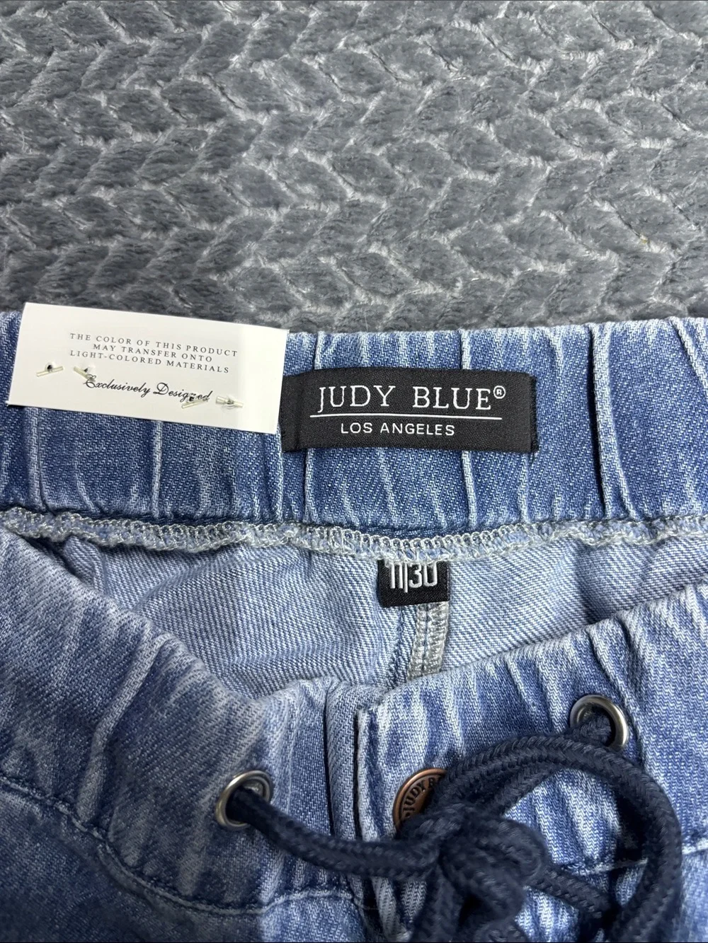 Judy Blue Two-Tone Featherweight Pull on Jeans
